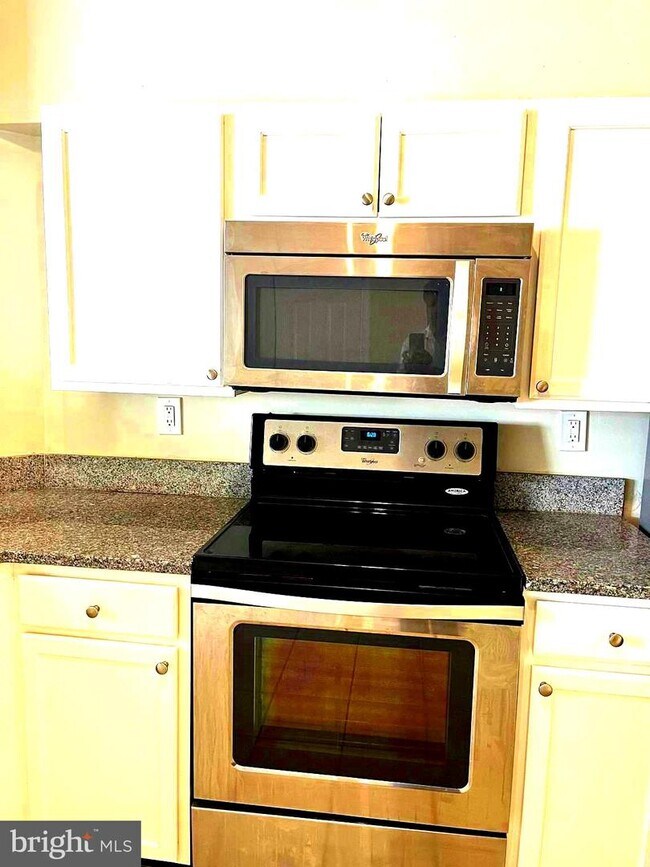 Building Photo - 7418 Hindon Cir