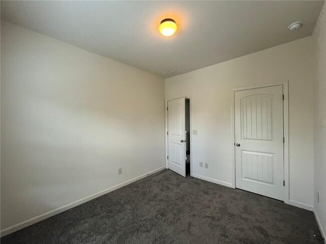 Building Photo - 61 Howard Ave