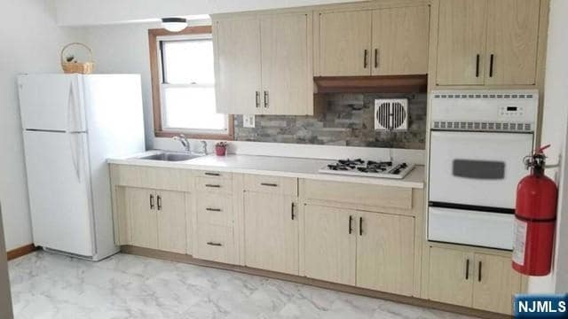 Building Photo - 15 Bernice Pl