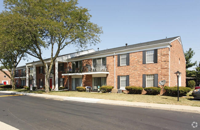 Primary Photo - Westland Colonial Village