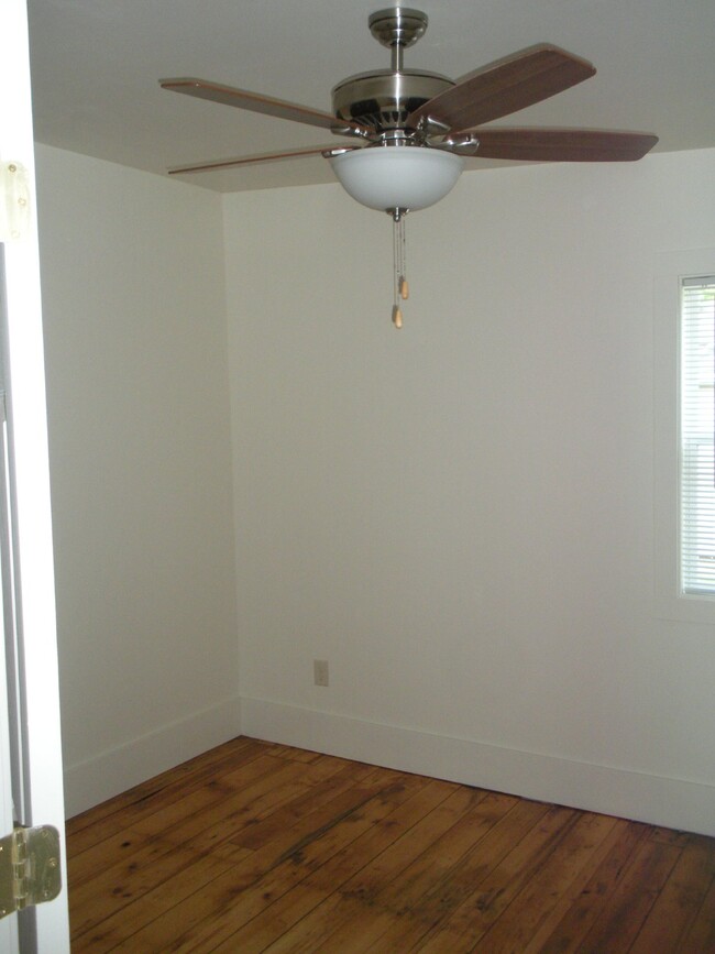 Building Photo - SUBLEASE OPPORTUNITY rent 1 bedroom or bot...