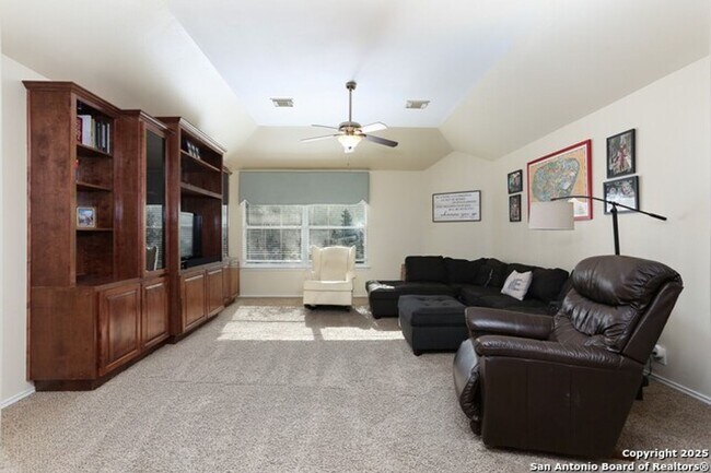 Building Photo - Charming 5-Bedroom Home for Rent in Gated ...