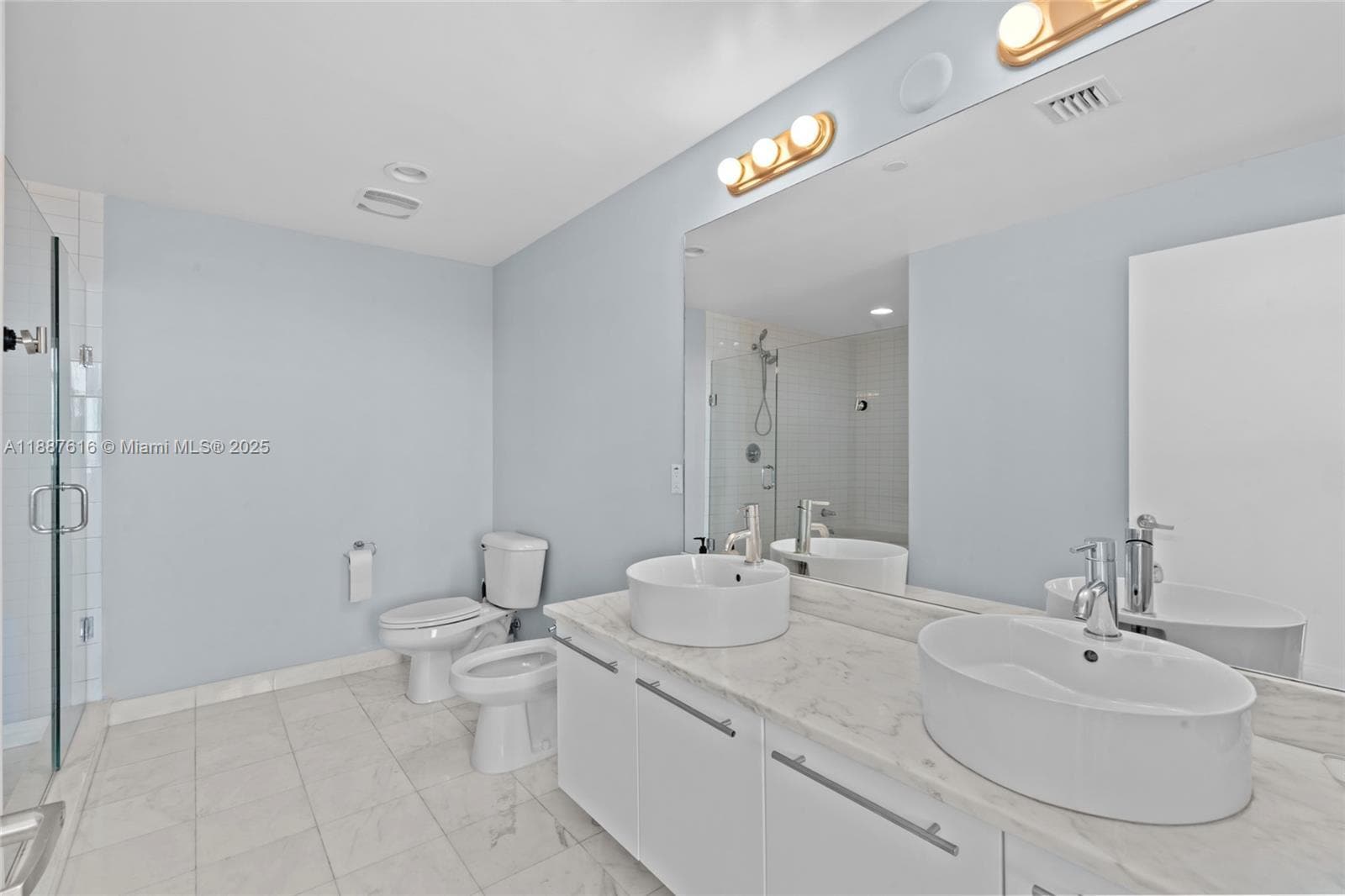 Building Photo - 888 Biscayne Blvd