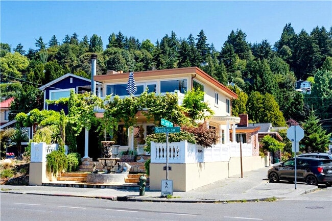 Building Photo - 3849 59th Ave SW