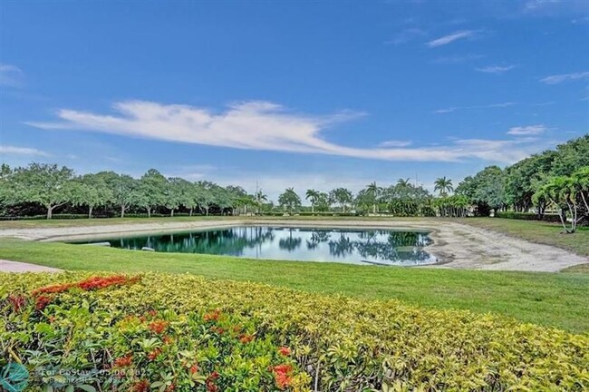 Building Photo - 10366 Fox Trail Rd S