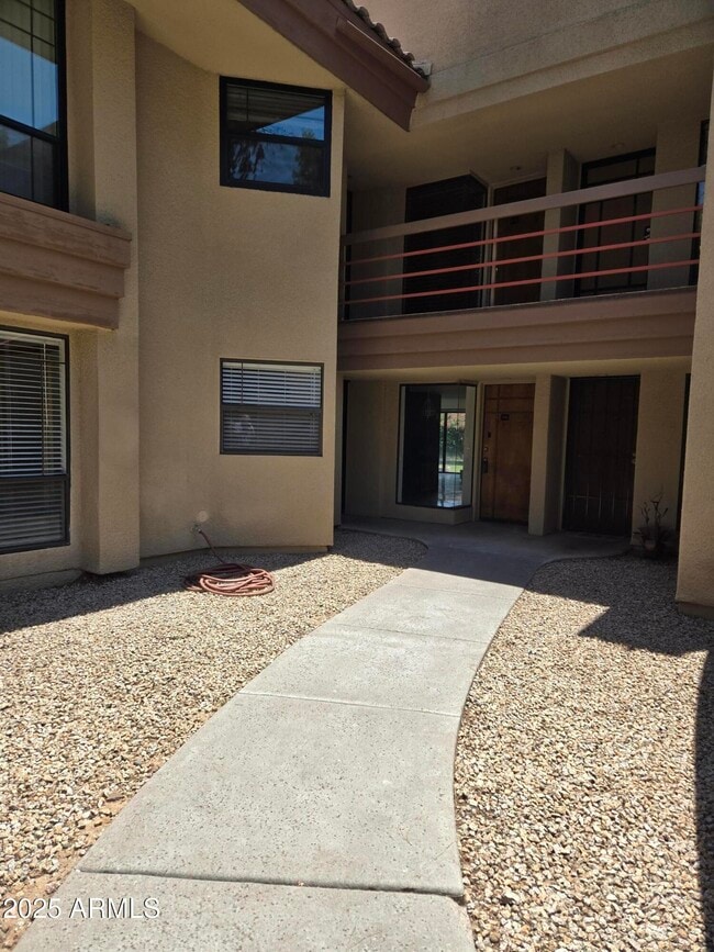 Building Photo - 5035 N 10th Pl