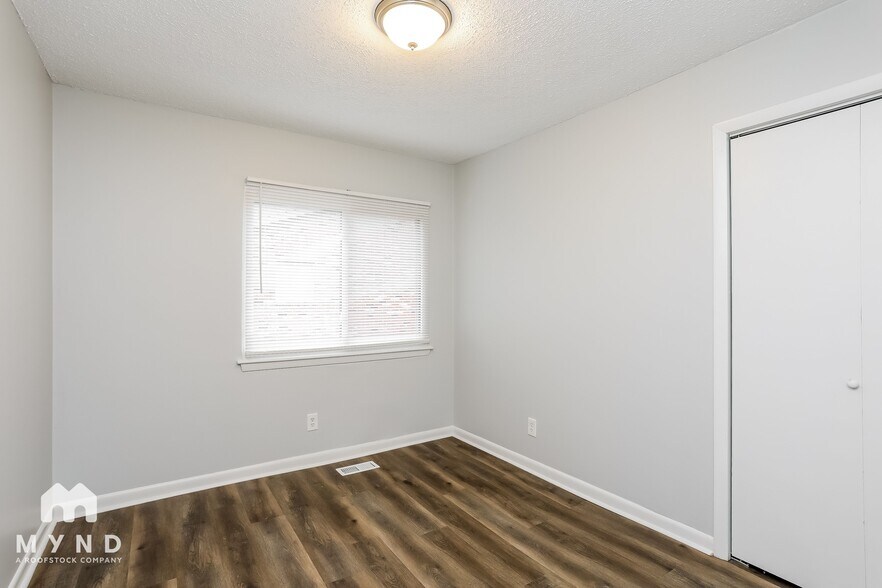 Building Photo - 908 Waring St