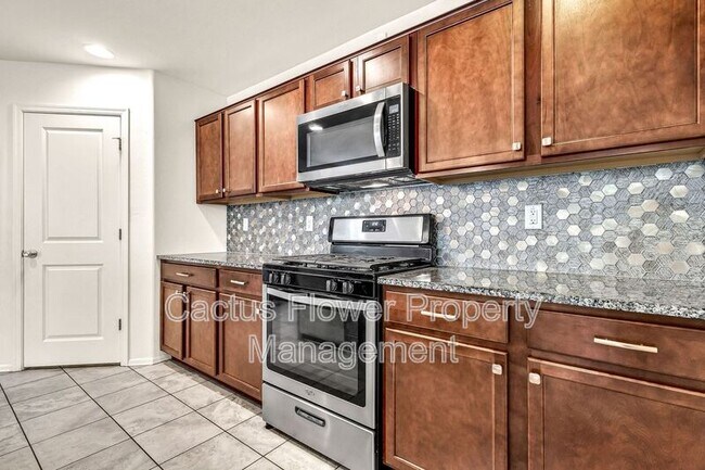 Building Photo - 1245 N Balboa