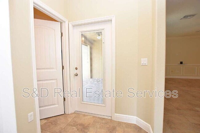 Building Photo - 1977 Wind Meadows Dr