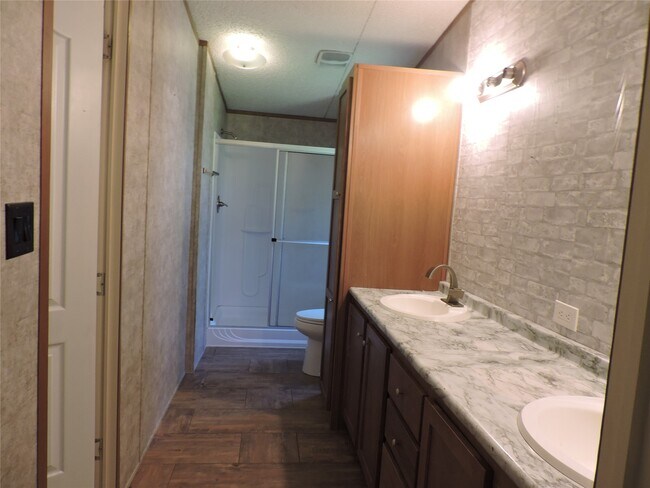 Building Photo - 4110 Jeanette Ln