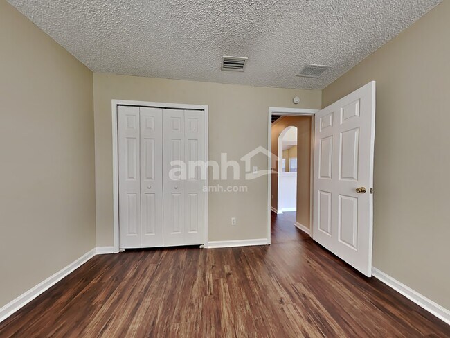 Building Photo - 3492 Shelley Dr