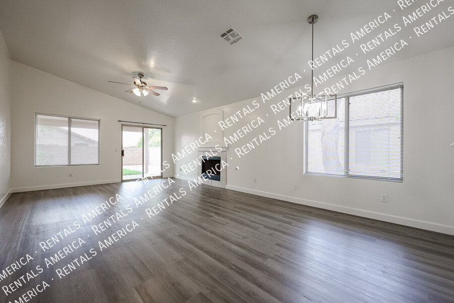 Building Photo - 10845 E Dragoon Ave