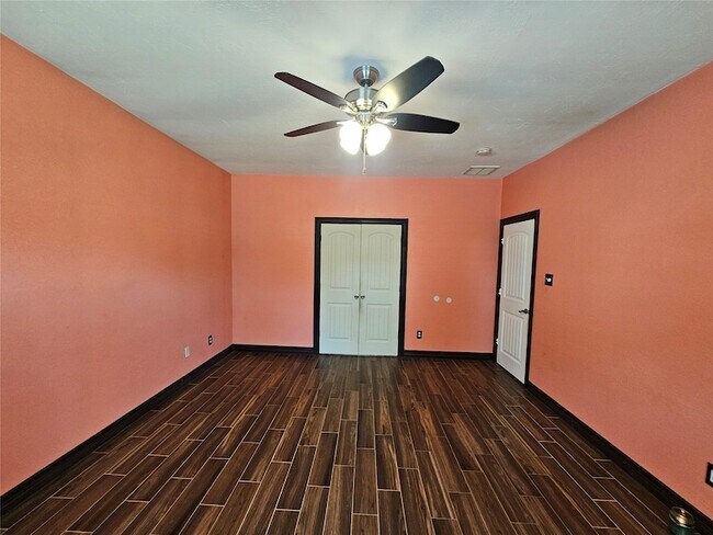 Building Photo - 13922 Somersworth Dr
