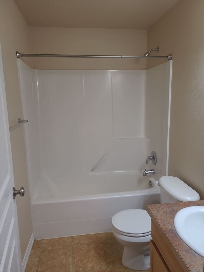 Building Photo - July & August Rent FREE - Central Heat & Air/ Garage/ Bonus Room