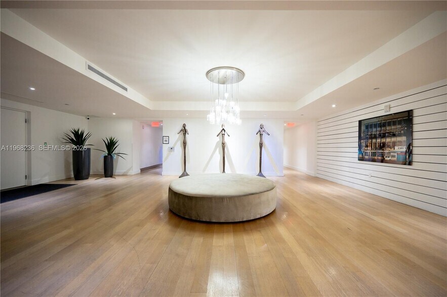 Building Photo - 201 SW 17th Rd