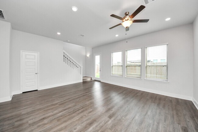 Building Photo - 4423 Santorini Ln