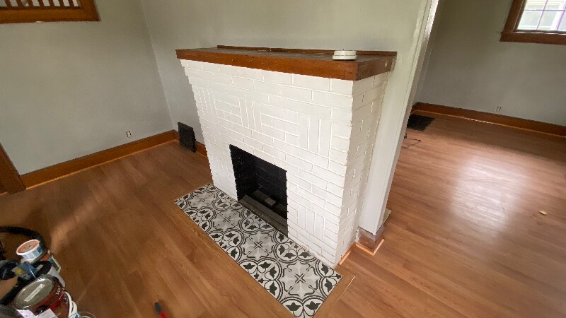 Building Photo - 1153 Roslyn Ave SW