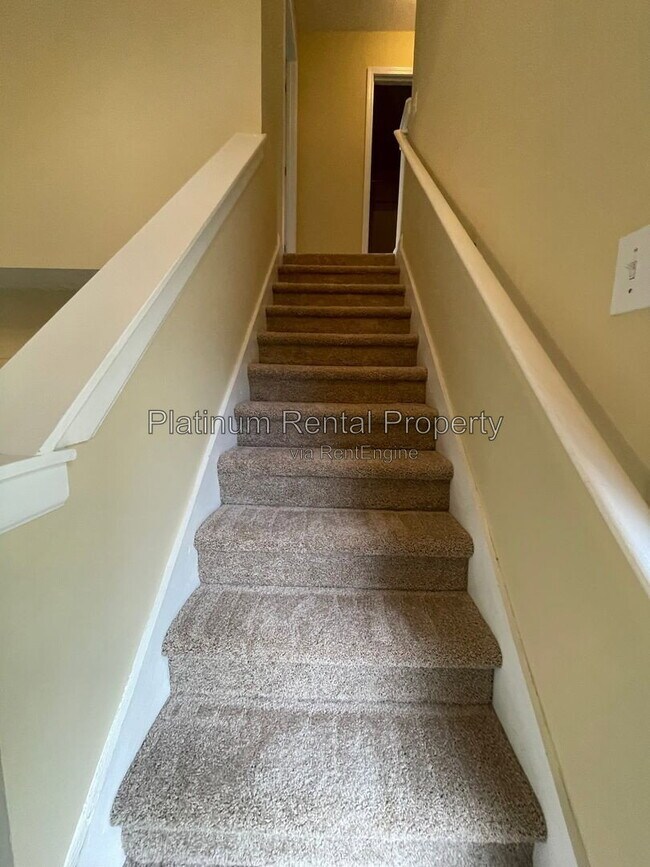 Building Photo - 810 Camelon Ct