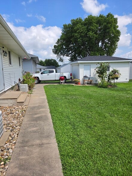 garage - 309 C Ave
