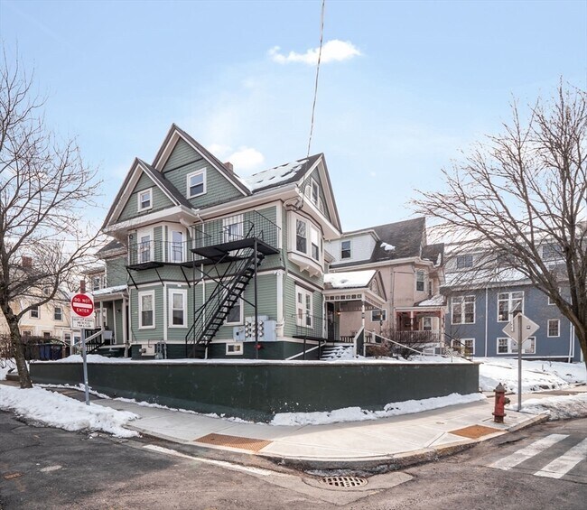 Building Photo - 97 College Ave