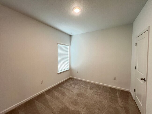 Building Photo - Awesome 3 BD/2BA Home in Beautiful Ocala!!!