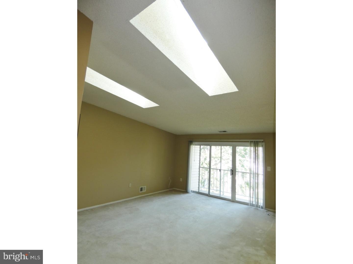 Building Photo - 12 Holly Ct