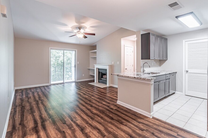 Building Photo - 547 Granville Ct