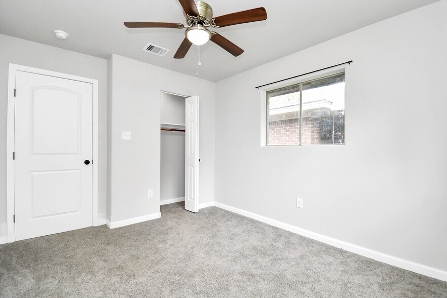 Building Photo - 210 Prune St