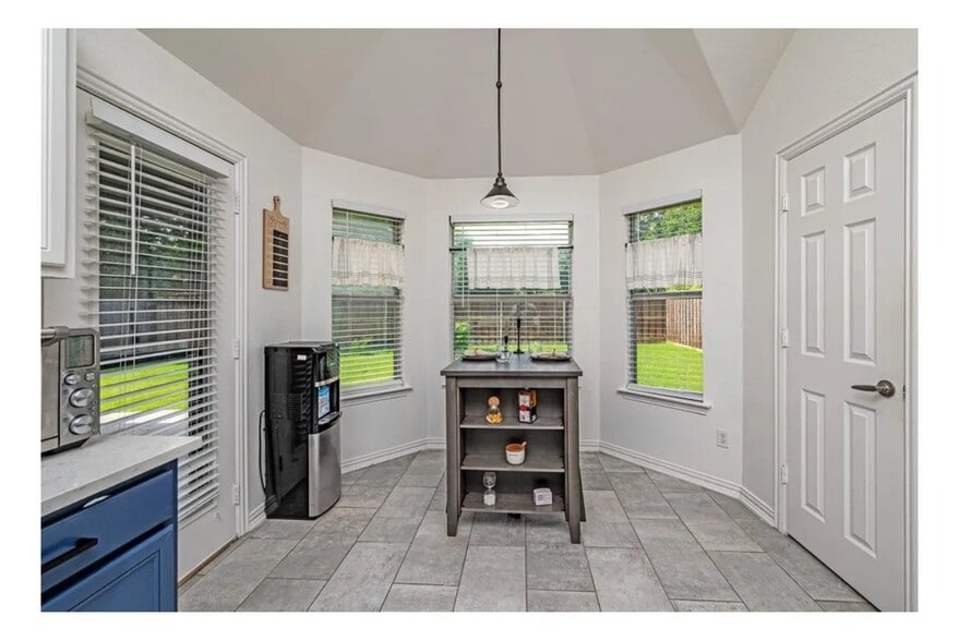 Building Photo - 8309 Green Ash Dr