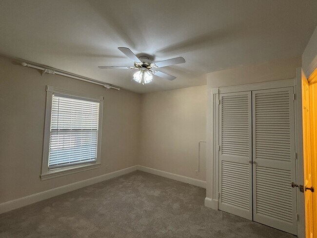 Building Photo - 1513 Raeford Rd