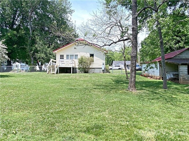 Building Photo - Charming Home for Rent in Newton, North Carolina!