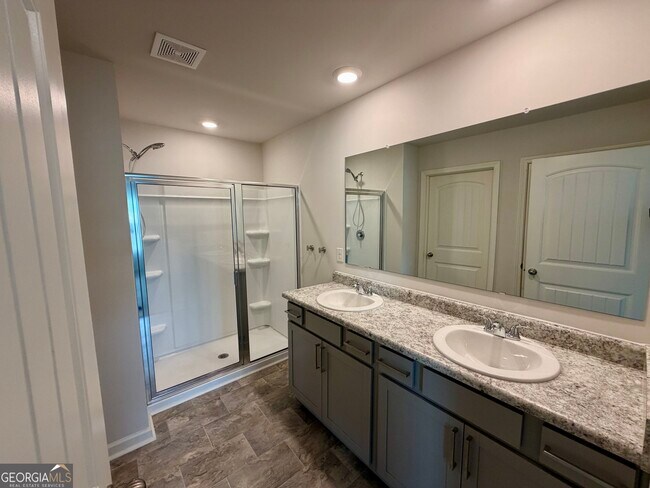 Building Photo - 8233 Bluewater Dr