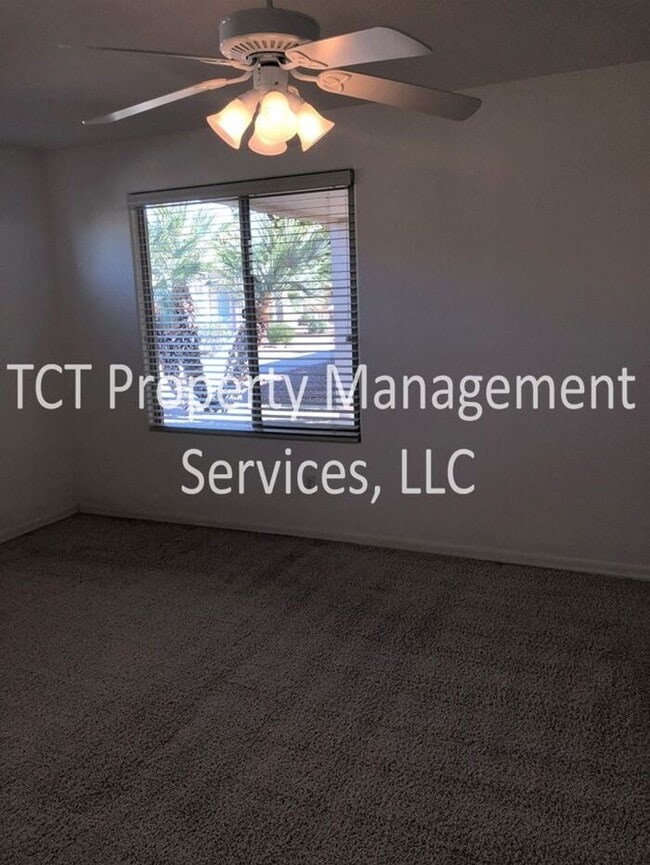 Building Photo - Charming home in 55+ Gated Community of Solera