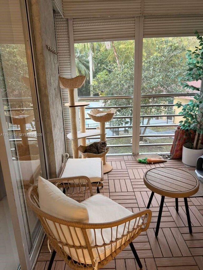 Building Photo - 17890 W Dixie Hwy