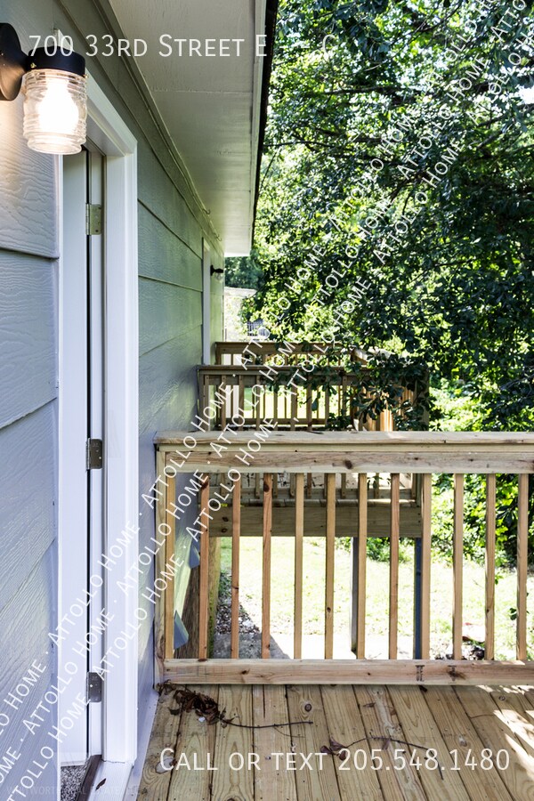 Building Photo - 700 E 33rd St