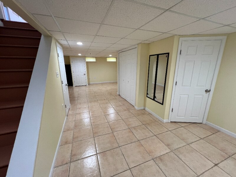 Building Photo - 643 47th St