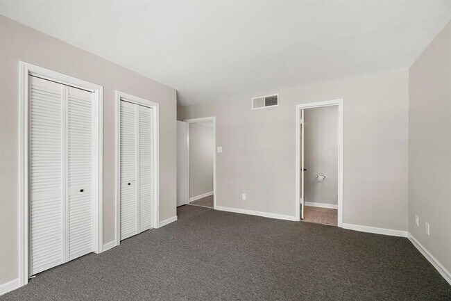 Building Photo - 5050 Ambassador Way