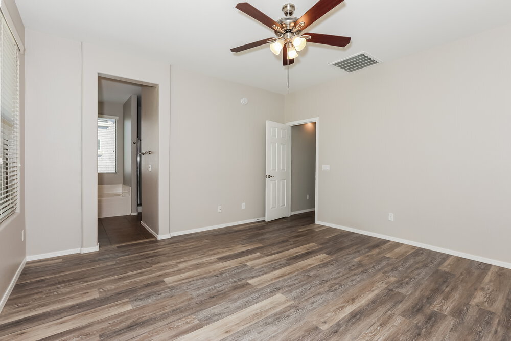 Building Photo - 3826 E Fairview St