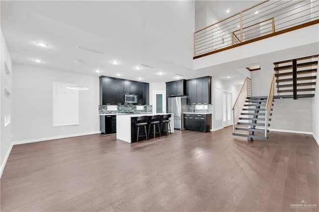 Building Photo - 24 S 4th St