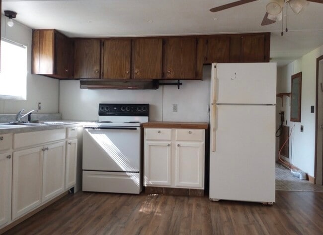 Building Photo - 2 Bedroom Mobile Home in Iva