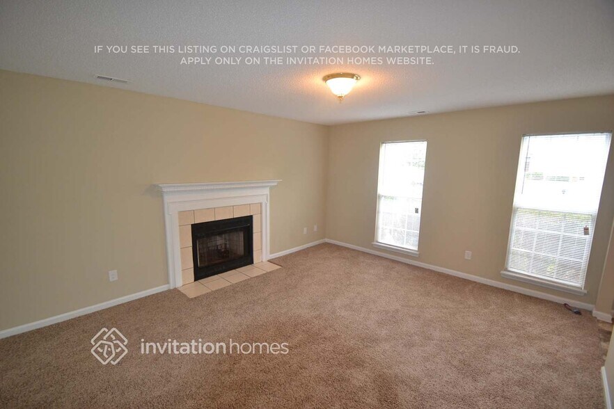 Building Photo - 8410 Blue Aster Ln