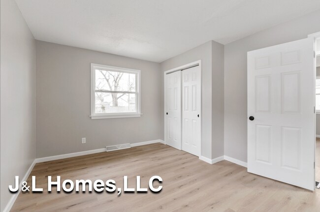 Building Photo - 50 Florence Ave