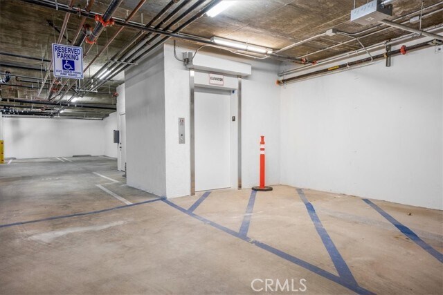 Building Photo - 89 N Grand Oaks Ave