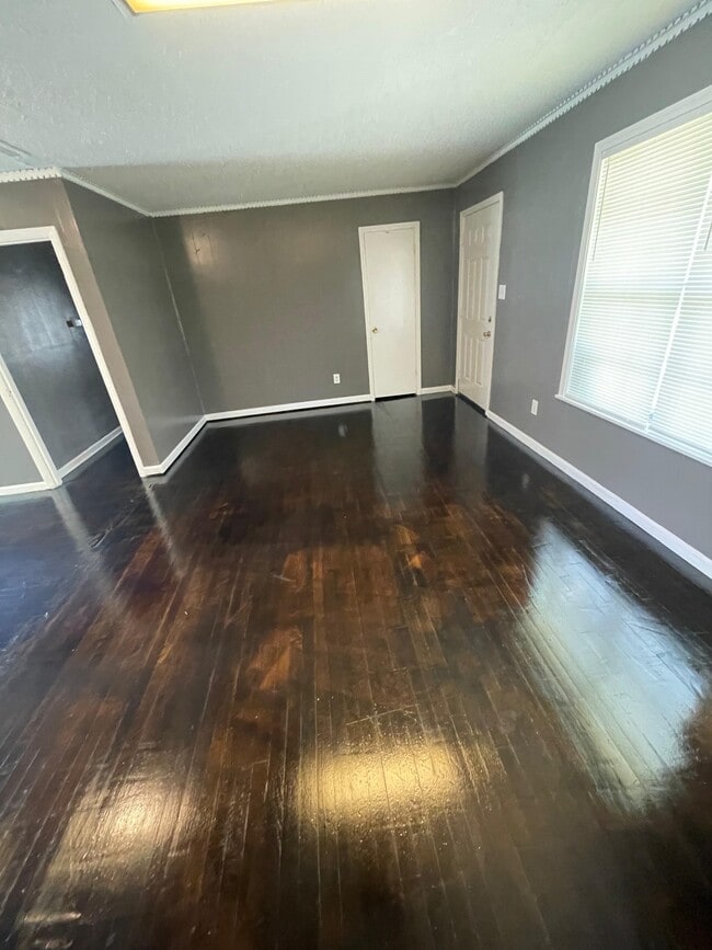 Building Photo - 4945 Clearbrook Cove