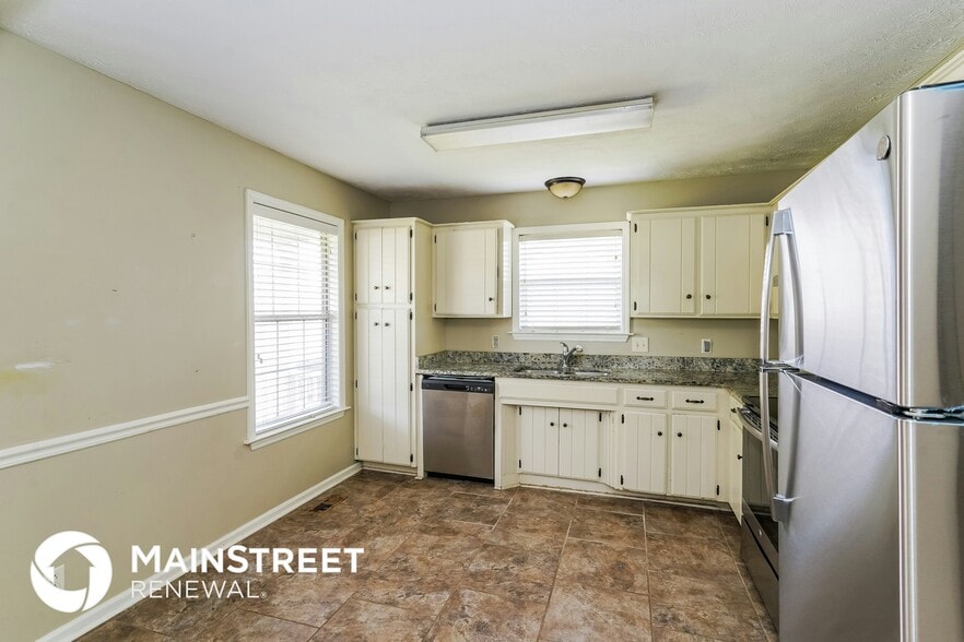 Building Photo - 1921 Treeview Dr