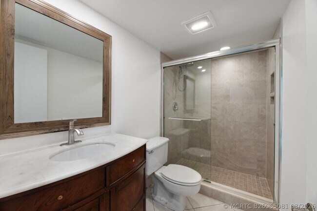 Building Photo - 3800 N Hills Dr