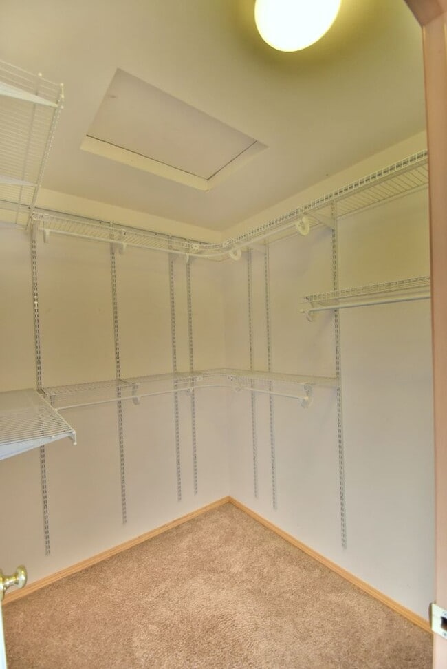 Building Photo - 4Bd/2.5Ba Everett House