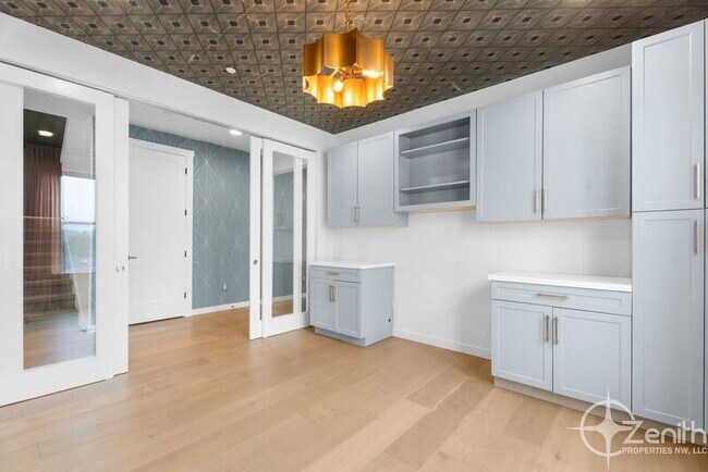 Building Photo - 990 W Magnolia Loop