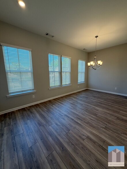 Building Photo - 2590 Morehead St