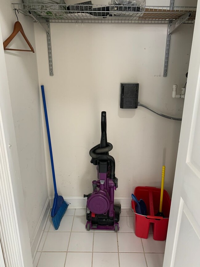 Building Photo - 1 Bedroom Condo in Magnolia place